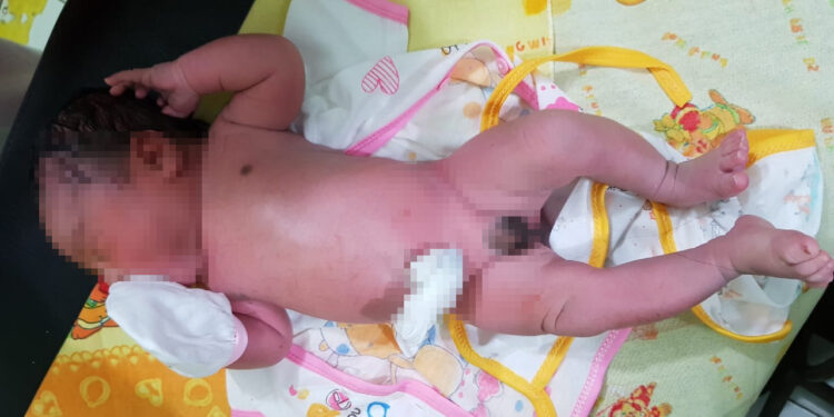 Pelajar 13 Tahun Temukan Bayi Laki-Laki di Dalam Tas Keranjang Anyaman