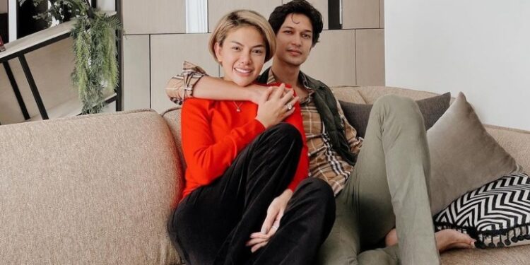 Inilah 4 Wanita Yang Lengket Dengan Dimas Beck, Siapakah Mereka?