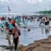 Viral! Pantai Pangandaran Jadi Lautan Wisatawan