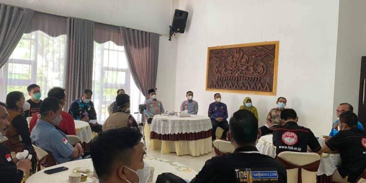 Wahdi: Media Massa Sangat Berperan Untuk Perkembangan Daerah