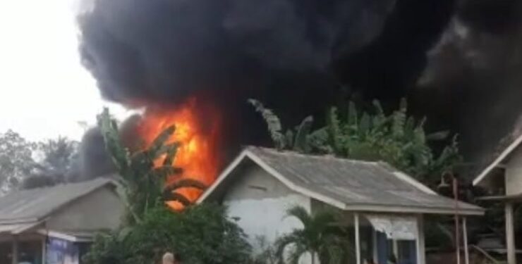 Rumah Tempat Cor BBM Hangus Dilalap Sijago Merah