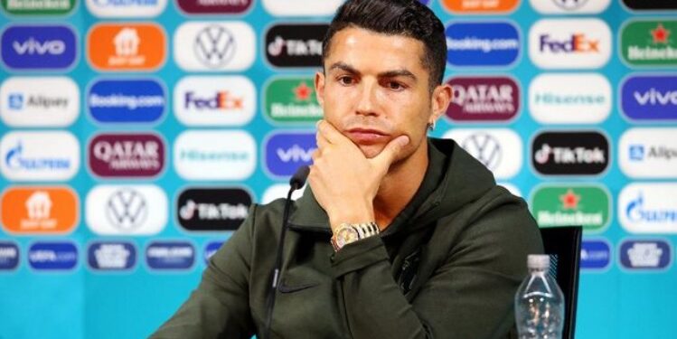 Cuma Geser Botolnya, CR7 Buat Anjlok Saham Coca-Cola