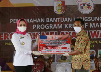 Winarti Gelontorkan Bantuan Langsung Sebesar Rp 1,86 Miliar Untuk Tiga Kecamatan