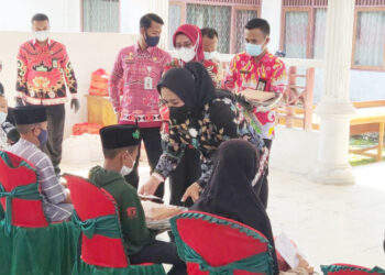 Patut Ditiru, Winarti Berikan Bansos dan Uang Santunan Kepada Ratusan Anak Yatim Piatu