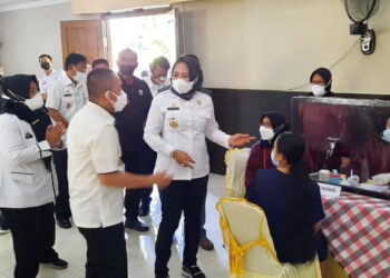 Winarti Tinjau Langsung Vaksinasi Gratis di Empat Lokasi Berbeda