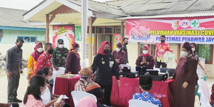 Winarti Tinjau Tiga Lokasi Vaksinasi Massal dan Perbaikan Dua Jalan