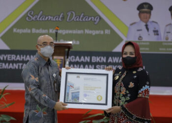 Winarti Terima Penghargaan BKN Award 2021
