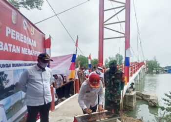Ini Pesan Winarti Saat Meresmikan Jembatan Merah Putih