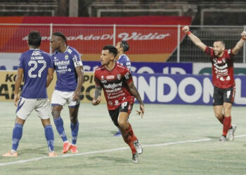 Persib Bandung Kehilangan Posisi Puncak