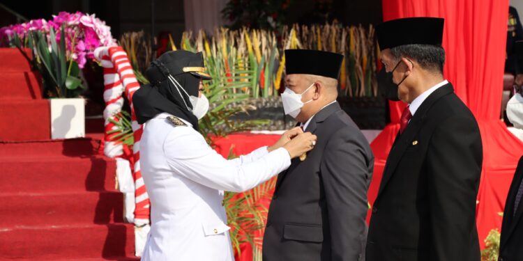 Momen HUT Ke-25 Tulang Bawang, 78 PNS Dianugerahi Penghargaan