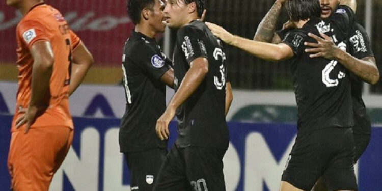 Diguyur Hujan Deras, Persib Bandung Sukses Bekuk Persiraja