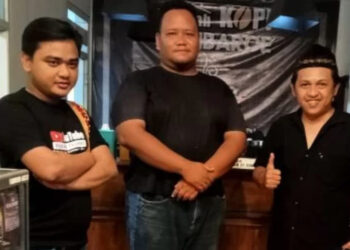 Nikmati Secangkir Kopi, Ridho: Saya Pesan Lukisan Logo Terbaru Perusahaan