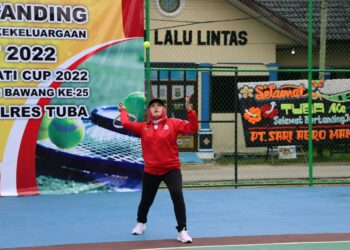 Buka Turnamen Tenis Bupati Cup 2022, Winarti: Luar Biasa Lapangan Tenis Polres Tulang Bawang