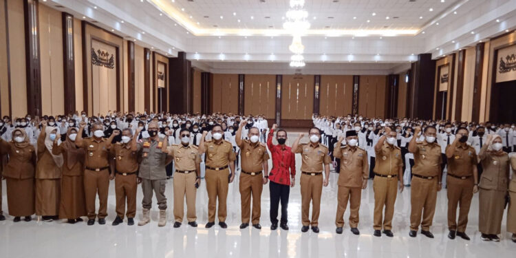236 CPNS dan 83 PPPK Kota Metro Terima SK Pengangkatan
