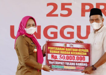 Bupati Winarti Gelontorkan Rp 340 Juta Untuk Tempat Ibadah dan Ponpes