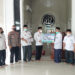 Walikota Metro Serahkan Bantuan Untuk Masjid