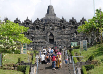 Harga Tiket Masuk Tetap Sama, Yang Jadi Rp 750 Ribu Naik Candi Borobudur