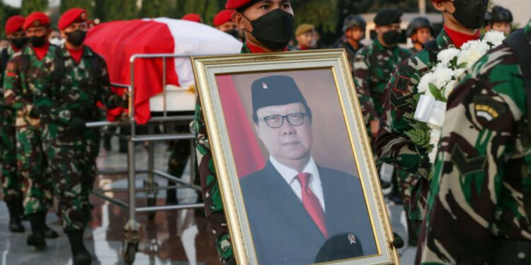 Menteri Tjahjo Kumolo Meninggal Dunia, Ini Profilnya