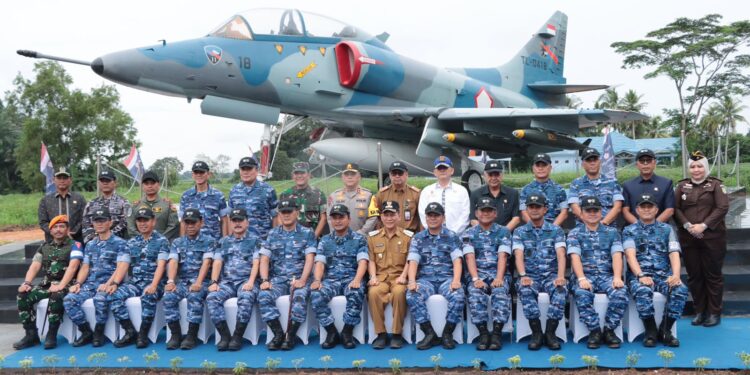 Pj. Bupati Tulang Bawang Takjub dan Berikan Apresiasi Usai Menyaksikan Latihan Tempur TNI AU