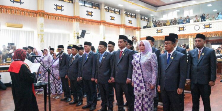 25 Anggota DPRD Kota Metro Periode 2024-2029 Resmi Dilantik