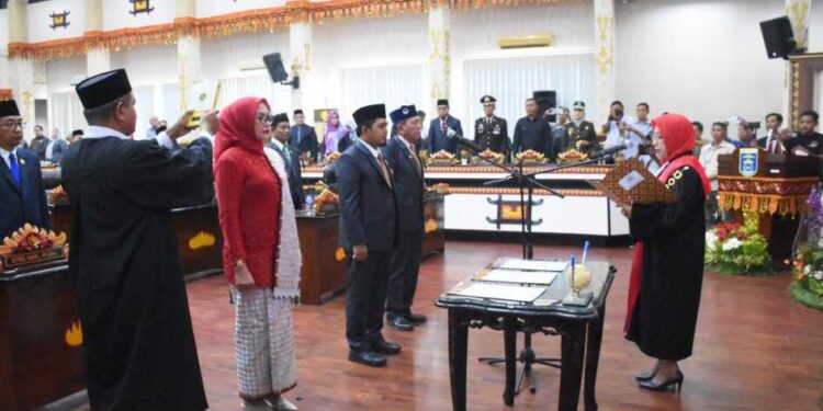 Ria Hartini Resmi Jadi Ketua DPRD Kota Metro Periode 2024-2029