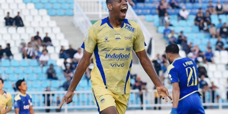 Comeback Dramatis, Persib Bandung Buat Malu Arema FC