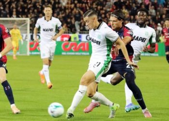 Jay Idzes Bermain Penuh Kala Sassuolo Curi Poin di Kandang Cagliari