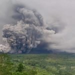 Ribuan Warga Mengungsi Akibat Erupsi Gunung Semeru, PVMBG Berikan Imbauan