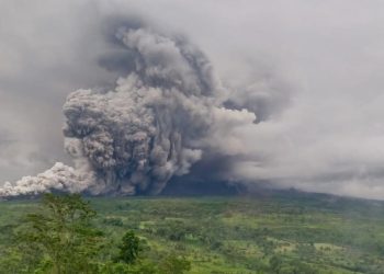 Ribuan Warga Mengungsi Akibat Erupsi Gunung Semeru, PVMBG Berikan Imbauan