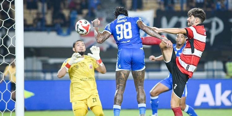 Persib Bandung Pesta Gol ke Gawang Madura United, Ramon Tanque Cetak Brace