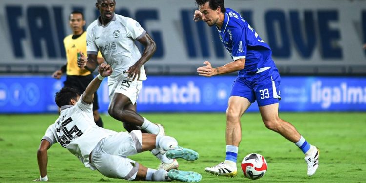 Persib Gagal Raih Poin Penuh Dihadapan Pendukungnya Usai Ditahan Arema FC