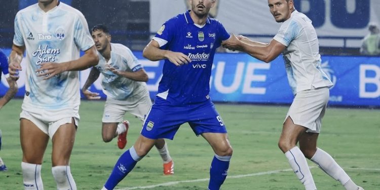 Persib Bandung Makin Kokoh di Puncak Klasemen Super League Usai Bekuk PSIM